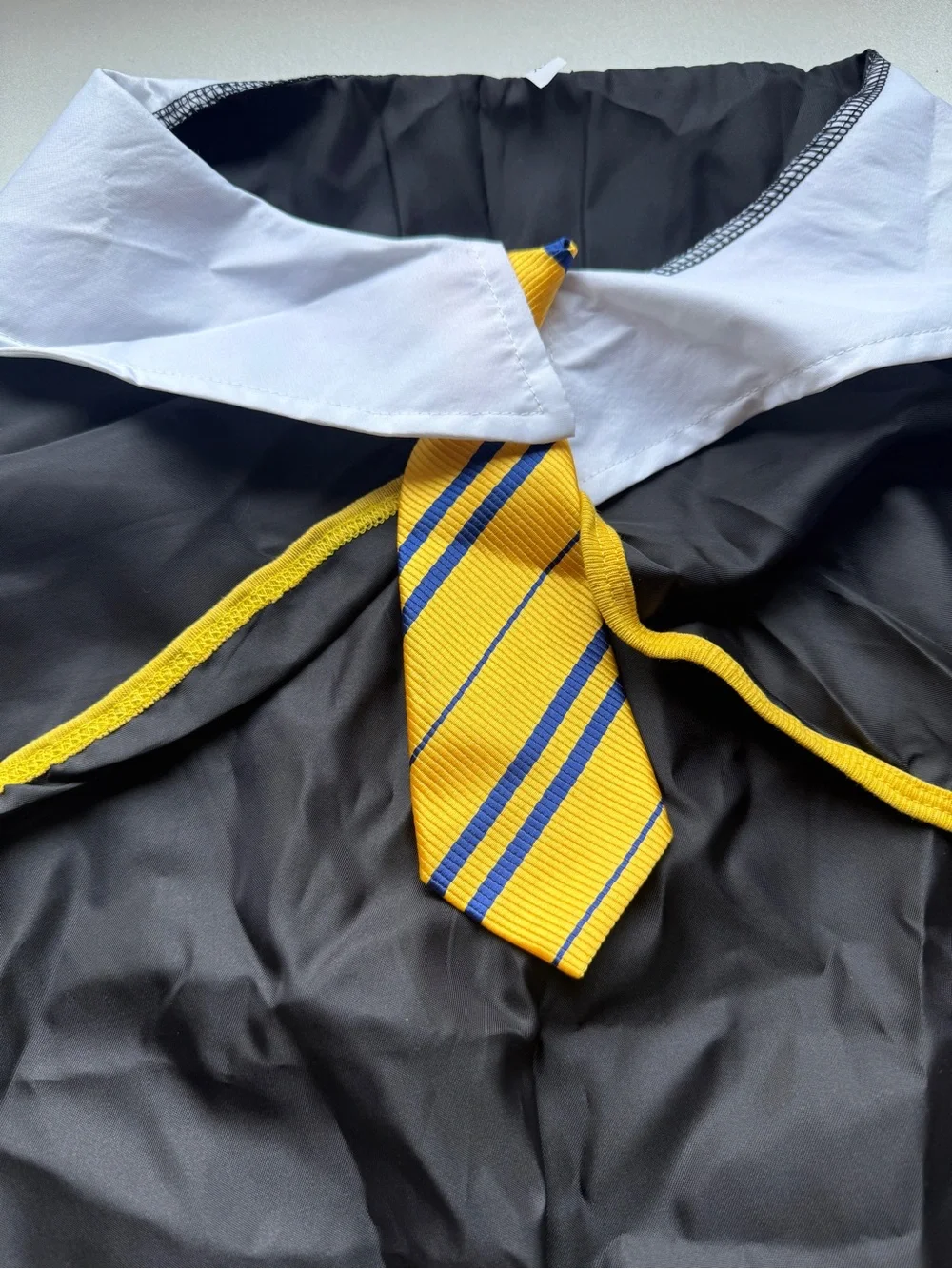 Hufflepuff Black and Yellow pet Wizard Cape with Tie and glasses